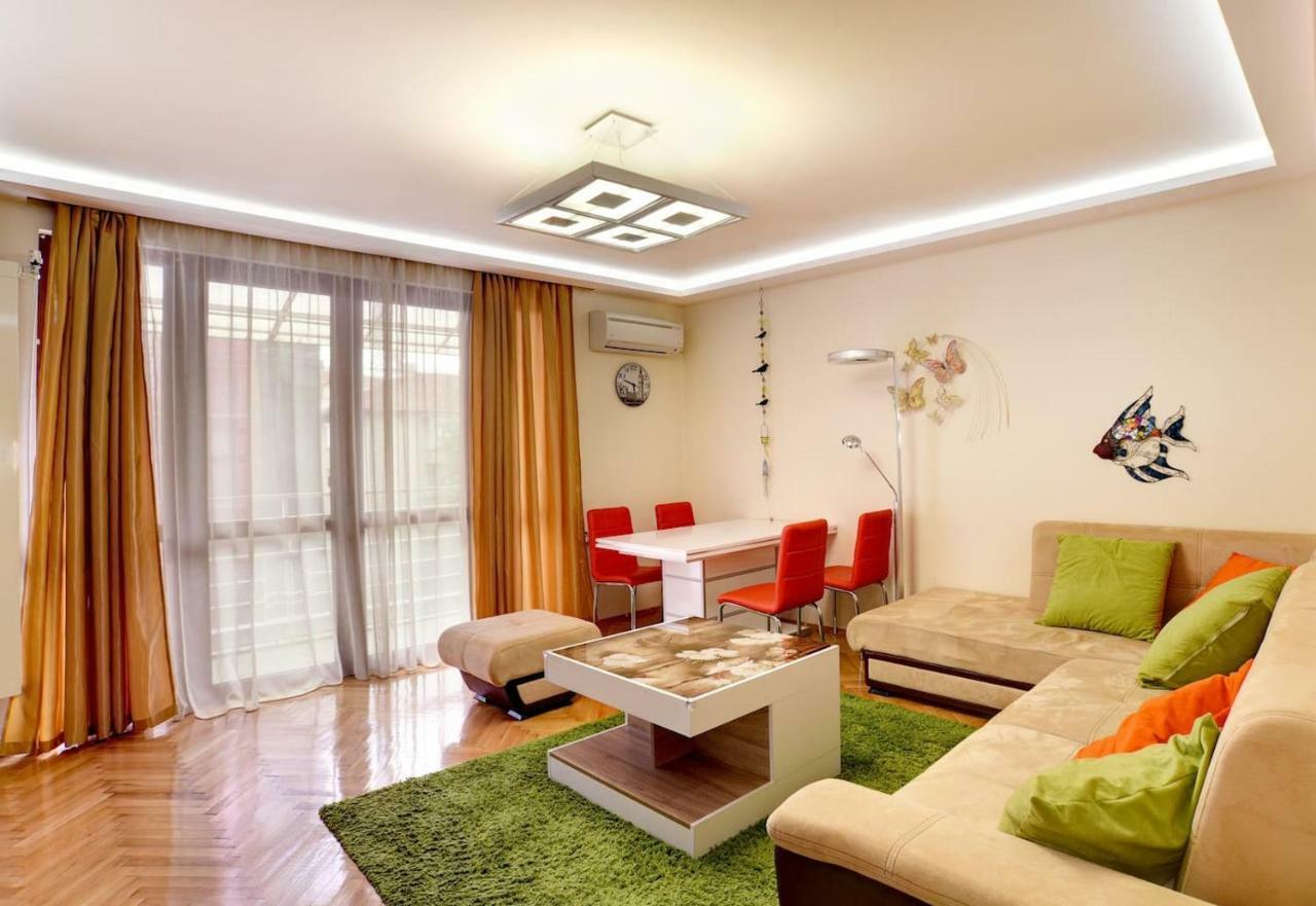 Spacious And Stylish Apartment In The Heart Of Sofia Plus Parking Extérieur photo