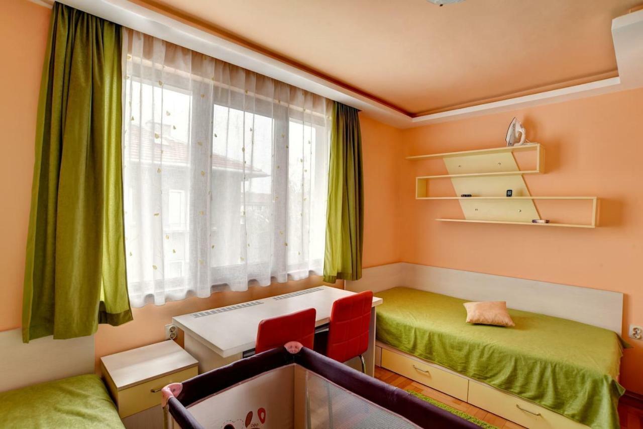 Spacious And Stylish Apartment In The Heart Of Sofia Plus Parking Extérieur photo