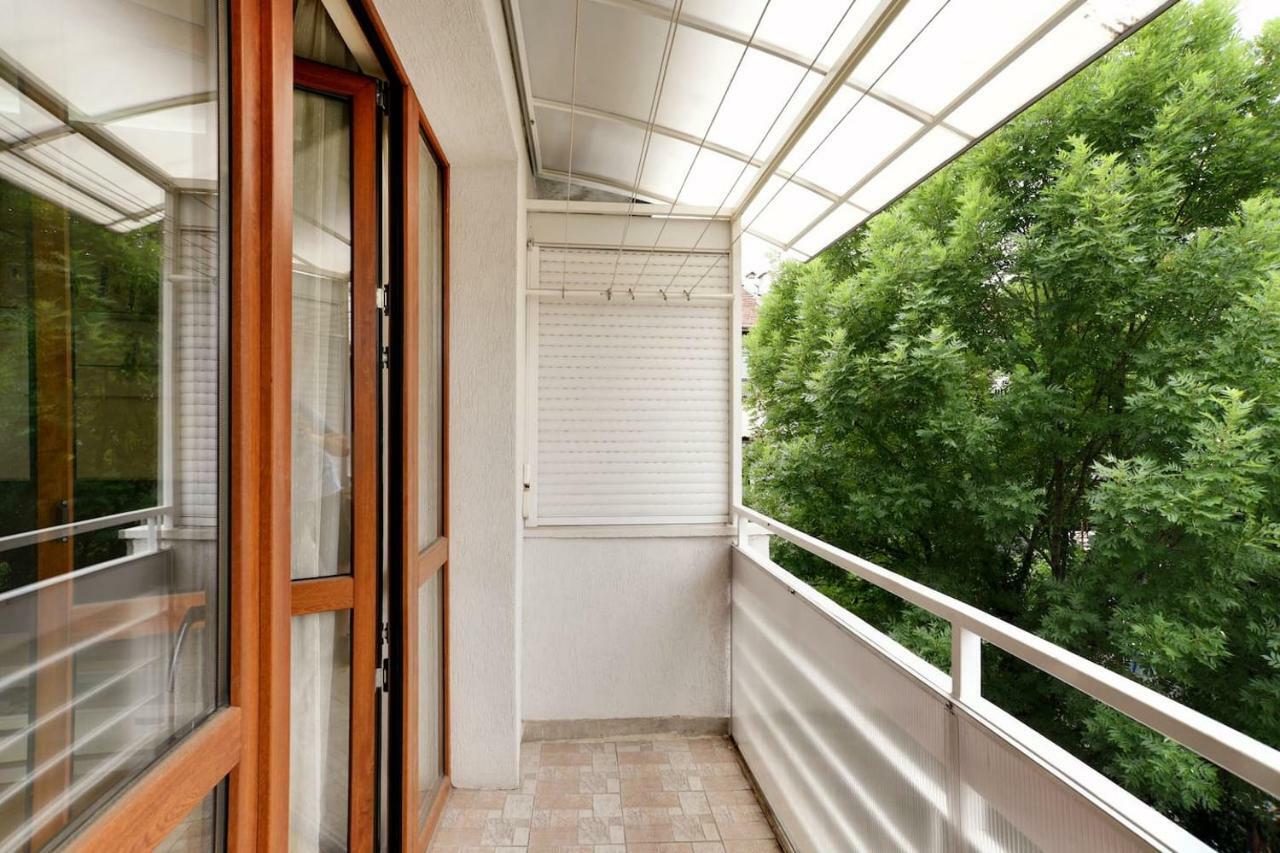 Spacious And Stylish Apartment In The Heart Of Sofia Plus Parking Extérieur photo