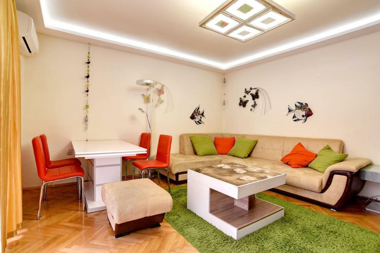 Spacious And Stylish Apartment In The Heart Of Sofia Plus Parking Extérieur photo
