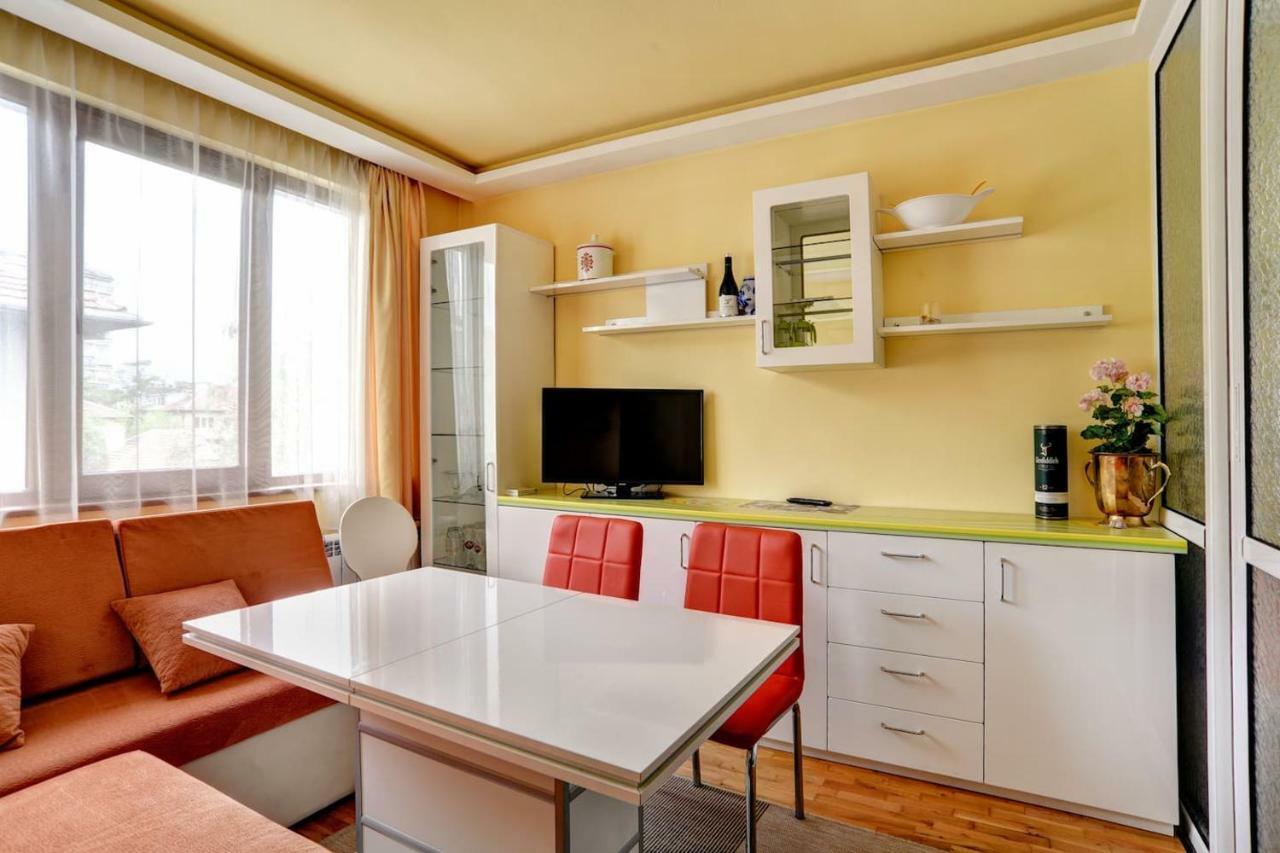 Spacious And Stylish Apartment In The Heart Of Sofia Plus Parking Extérieur photo