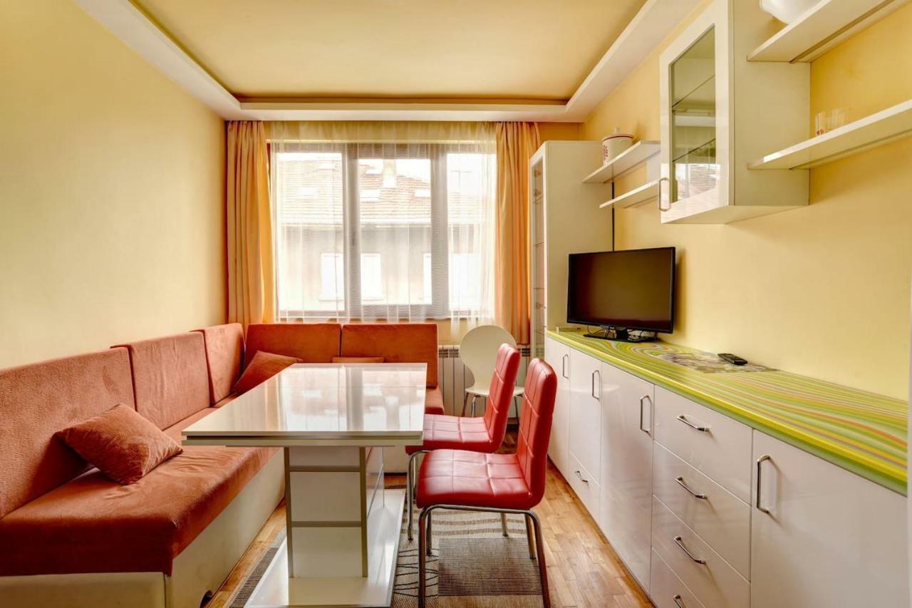 Spacious And Stylish Apartment In The Heart Of Sofia Plus Parking Extérieur photo